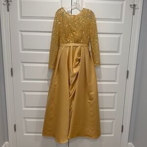 Ladies custom made sequin/bead gold gown - Size 6/8